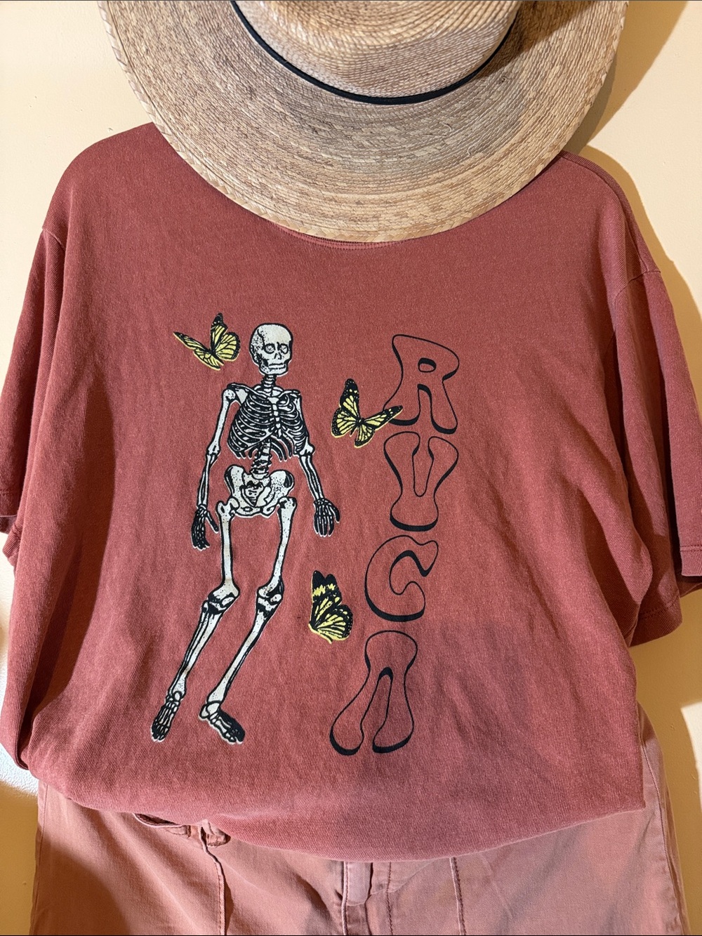 Tshirt - RVCA - 100% cotton - size M - Terra cotta red